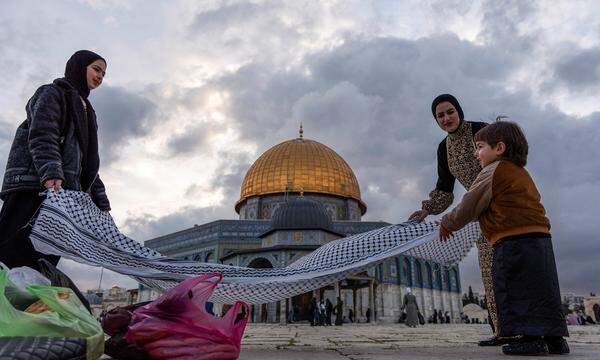 Die Ruhe vor dem Sturm auf dem Tempelberg in Jerusalem  (Im Bild der Felsendom)? 