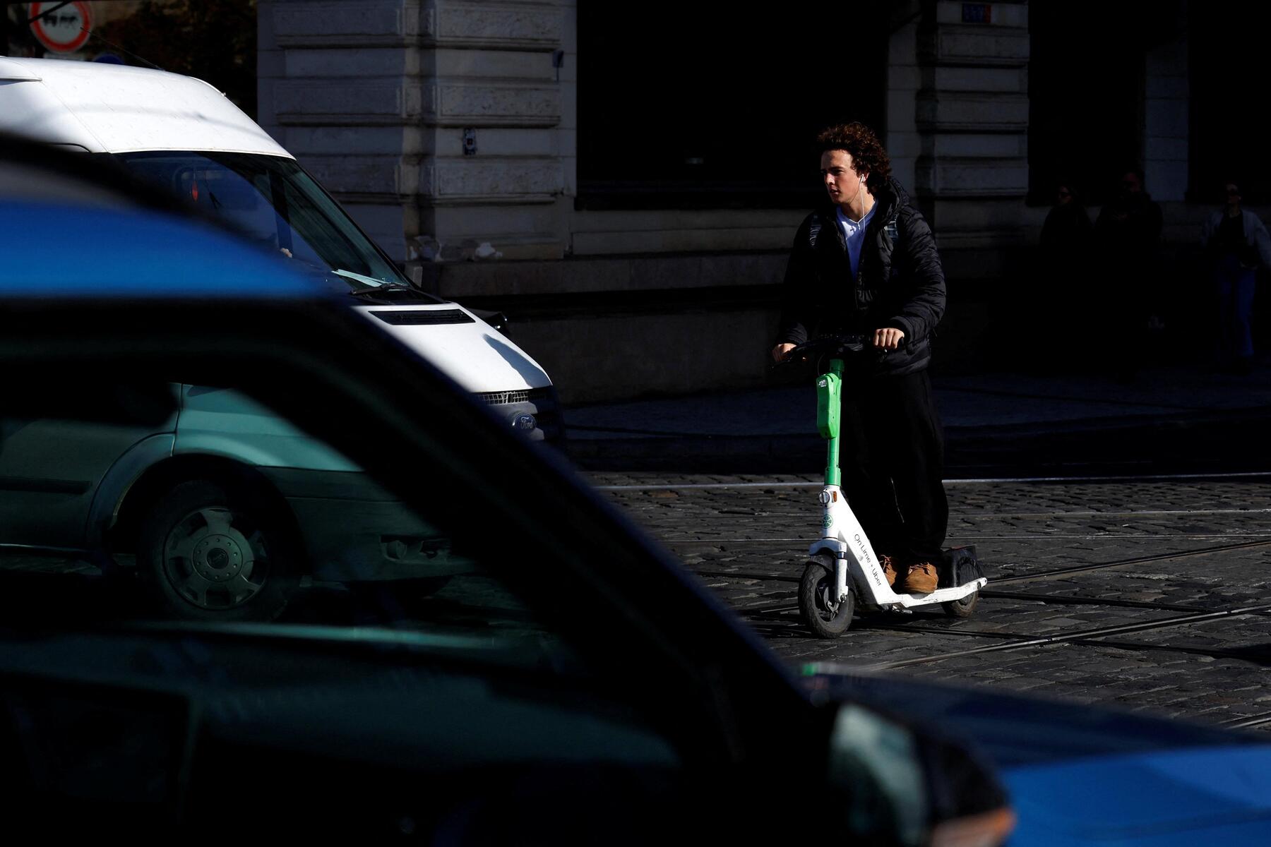 E-Scooter müssen ab 1. Mai mit Blinker ausgestattet sein