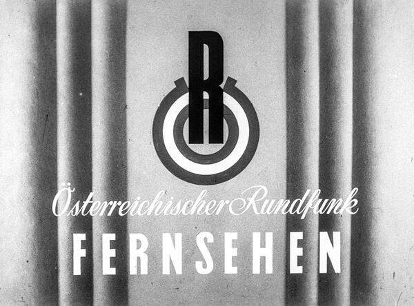 Am 1. August 1955 gingen die ersten Fernsehwellen durch den österreichischen Äther. Das neue Medium sollte bereits wenige Monate später, im November, mit der Übertragung der Neueröffnung der Wiener Staatsoper ein großes Publikum erreichen.Im Bild: Das erste Logo des Österreichischen Rundfunks.