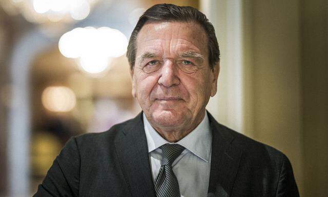 Deutschlands ehemaliger Bundeskanzler Gerhard Schröder steht wegen seiner Russland-Geschäfte weiter in der Kritik. (Archivbild)