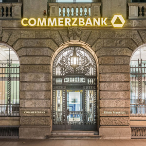 News xmhx Reise Architektur Skyline Frankfurt am Main v l Commerzbank Filiale Commerzbank Pe