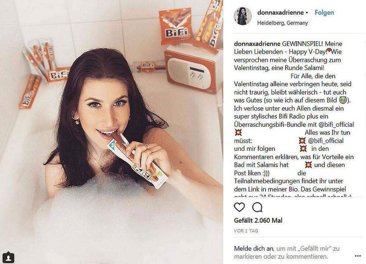 Mit Bifi in der Badewanne. Influencerin Donna Adrienne wird für dieses Bild ganz schön durch den Kakao gezogen.