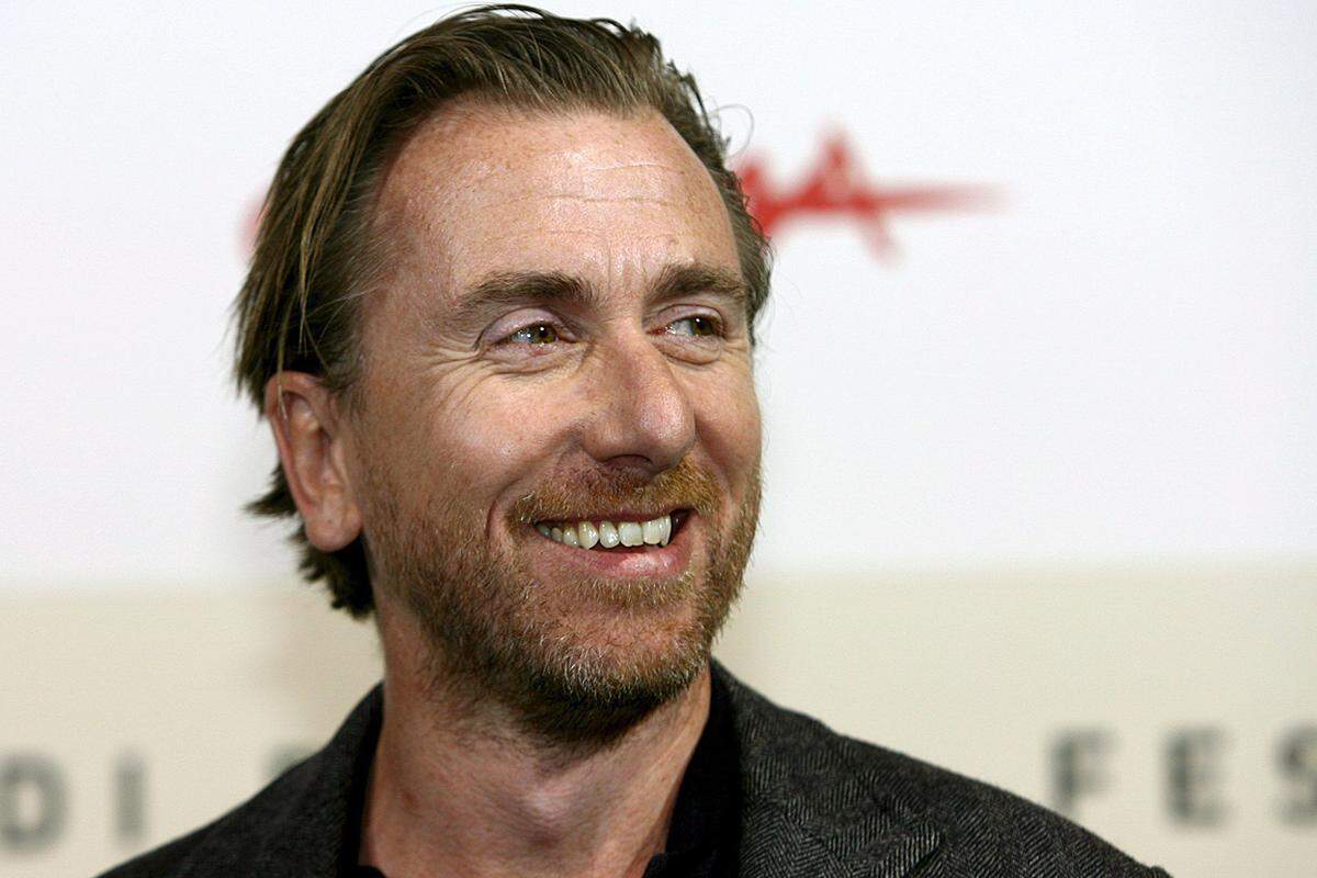 ... Tim Roth. Thade und Captain Leo Davidson (Mark Wahlberg) kämpfen im Film um die Gunst der Affenlady Ari. Die wird von der Ehefrau des Regisseurs gespielt, ...