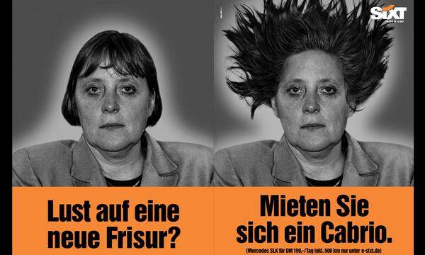 ... Im Jahr 2001 war Merkels Frisur Thema. Die damalige CDU-Vorsitzende reagierte gelassen und forderte eine Cabrio-Fahrt als "Wiedergutmachtung". Allerdings sei Sixt "leider eine Verwechslung unterlaufen", sagte sie damals dem "Stern". Das zweite Bild zeige sie nicht bei einer Cabrio-Fahrt, sondern bei der Lektüre der Steuergesetze der Bundesregierung.
