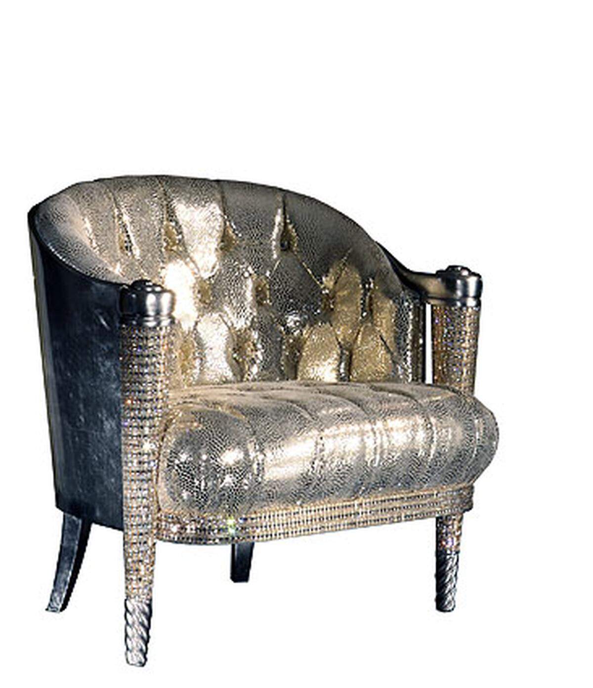 Die Möbel bestellte Jackson bei der italienischen Luxus-Möbelfirma Colombostile speziell für sein Haus in der englischen Grafschaft Kent, wo er während seiner geplanten Londoner Konzerte wohnen wollte.