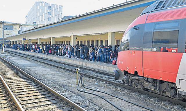 Verkehr, der aufregt: Tausende Flüchtlinge stranden in den vergangenen Wochen auf dem Wiener Westbahnhof.