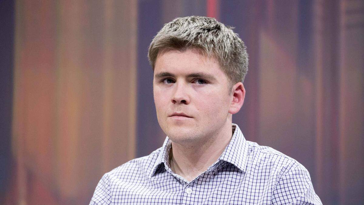 ... der natürlich auch im Ranking vertreten ist. John Collison hat es mit 27 Jahren ebenfalls auf ein Vermögen von einer Milliarde Dollar gebracht. Übrigens: Auch diese beiden Gründer haben ihr Studium zugunsten ihres Unternehmens geschmissen: John in Harvard, Patrick am MIT.