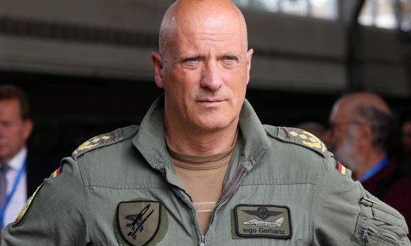 In einem Audio-Mitschnitt ist zu hören, wie sich Luftwaffen-Chef Ingo Gerhartz mit mehreren hochrangigen Offizieren über Details einer möglichen Taurus-Lieferung an die Ukraine unterhält. 