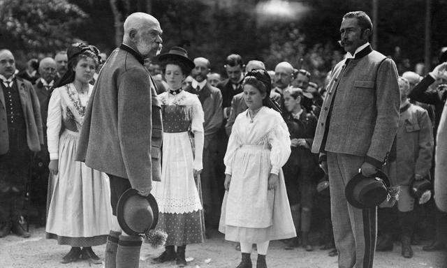 Franz Joseph bei der Eröffnung des Kaiser-Jagdstandbildes in Bad Ischl (1910).