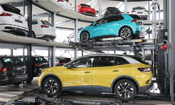 VW führte zum Jahresstart mit einem Marktanteil von 13,4 Prozent wieder das Ranking an.