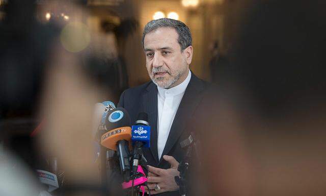 Irans Vize-Außenminister Abbas Araqchi kündigte in Wien an, weitere Verpflichtungen aus dem Atomvertrag auszusetzen.