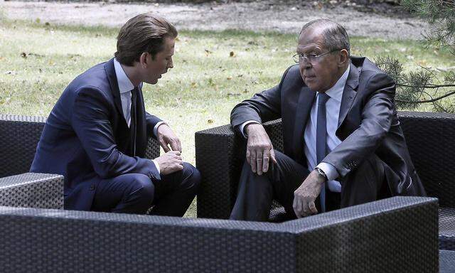 Österreichs Außenminsiter Sebastian Kurz mit seinem russischen Amtskollegen Sergej Lawrow in Mauerbach.