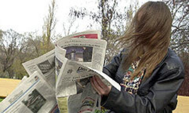 Auch wenn's stürmt - zur Not kann man sich mit einer Zeitung sogar zudecken. 