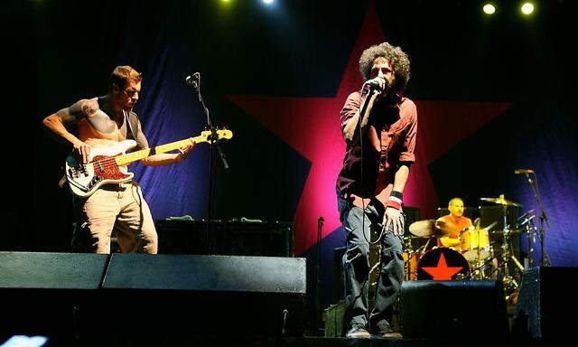 Ein Bild aus dem Jahr 2007:  Tim Commerford, Zack De La Rocha und Brad Wilk.