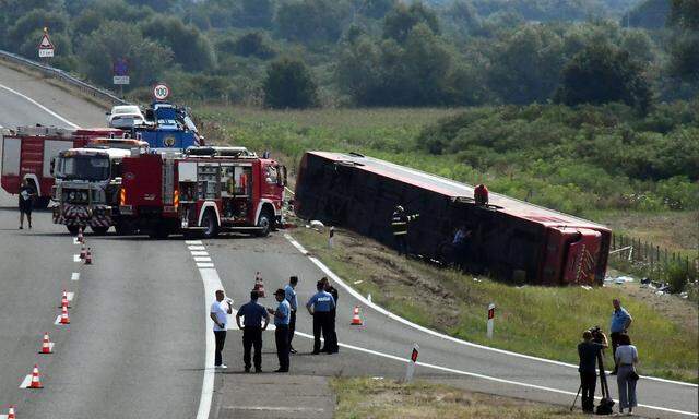 In the bus crash near Slavonski Brod, 10 dead, 45 injured View of the site of a serious traffic accident on the highway