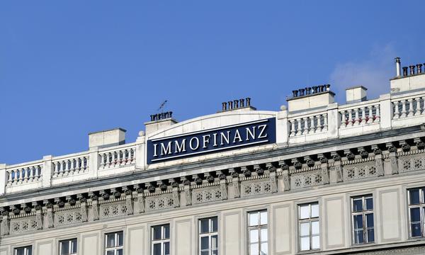 Gebäude mit dem Schriftzug „Immofinanz“. Dieser Firmenname ist Geschichte.