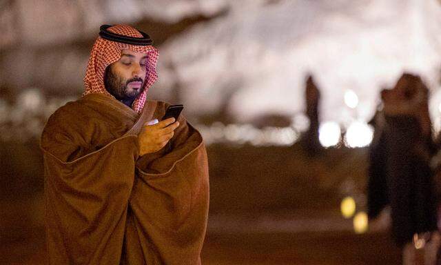 Mohammed bin Salman, der saudische Kronprinz, stand seit Mai 2018 in Kontakt mit Jeff Bezos. Ein halbes Jahr später gelangte das Blatt „National Enquirer“ nach einem Hackerangriff zu pikanten Bezos- Fotos.