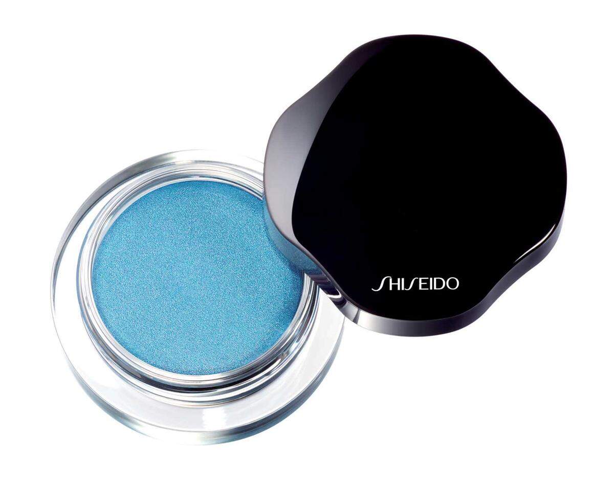 Bei Shiseido ist der cremige Lidschatten in den Farben Ice und...