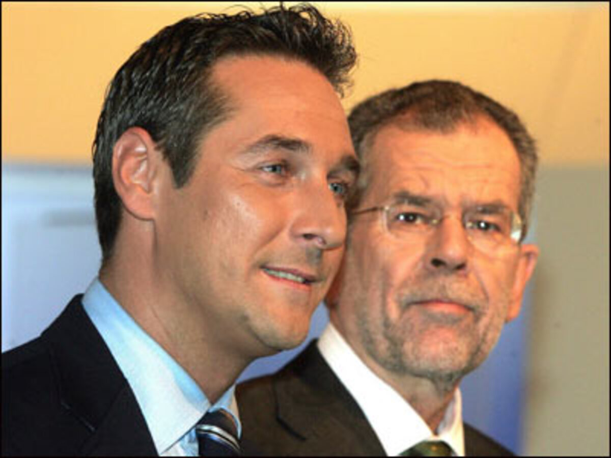 "Bei Straches Aussagen fehlen einem die Worte."Der Vergleich Straches sei "skandalös", wonach die Medien gegen ihn heute ähnlich agierten wie früher das antisemitische NS-Hetzblatt "Der Stürmer" gegen die Juden, kritisiert der Grüne Bundessprecher Alexander Van der Bellen.