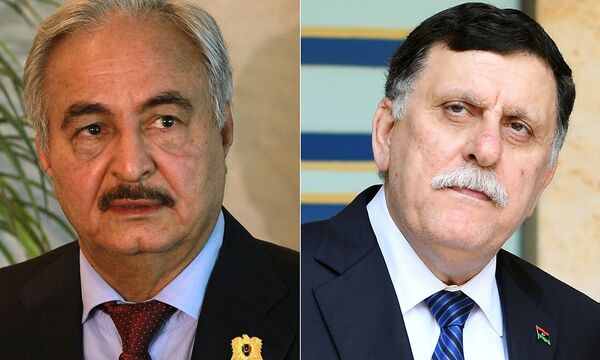 Haftar (li.) und al-Serraj treffen bei Paris aufeinander.