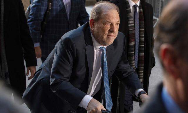 Harvey Weinstein Ende Februar vor dem New Yorker Gerichtssaal.