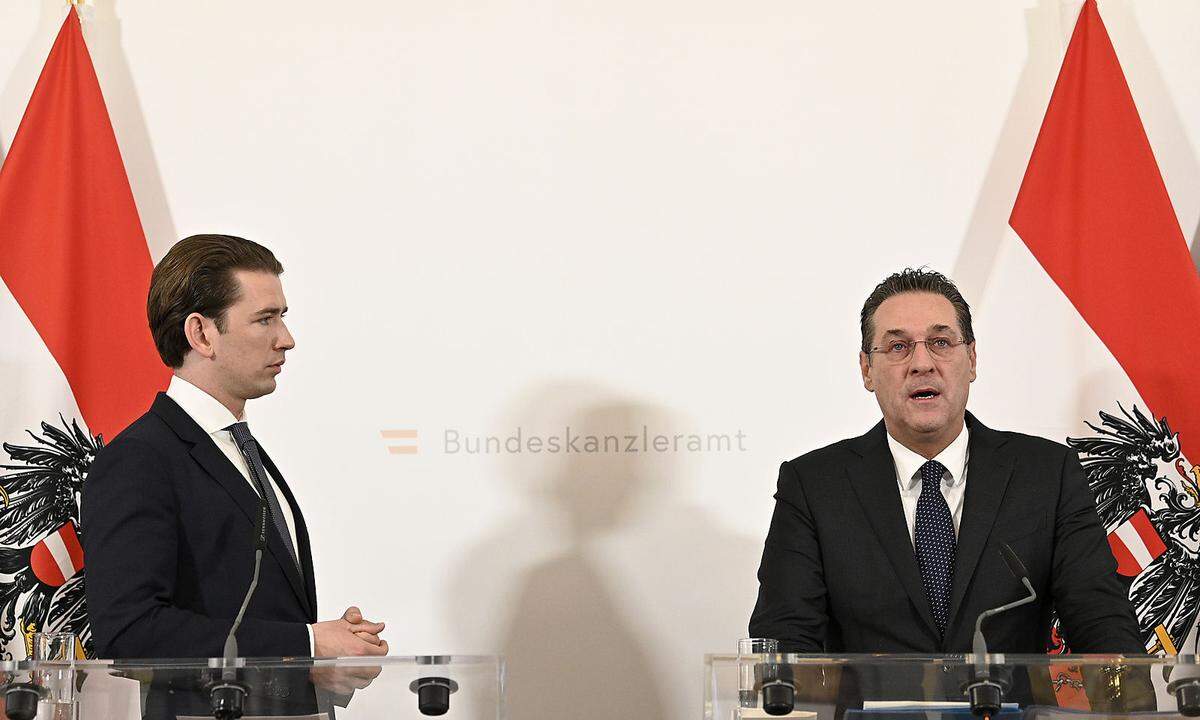  "Die freiheitliche Partei hat mit den Identitären nichts zu tun." FPÖ-Chef Heinz-Christian Strache (r., neben Kanzler Sebastian Kurz, ÖVP) übt sich in Distanzierung.
