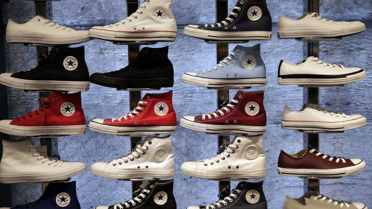 Werbung erinnert an Ku-Klux-Klan: Converse-Chef kündigt nun interne ...