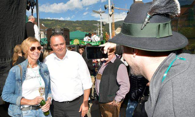 Unterwegs am Gösser Kirtag: Minister Hans Peter Doskozil.