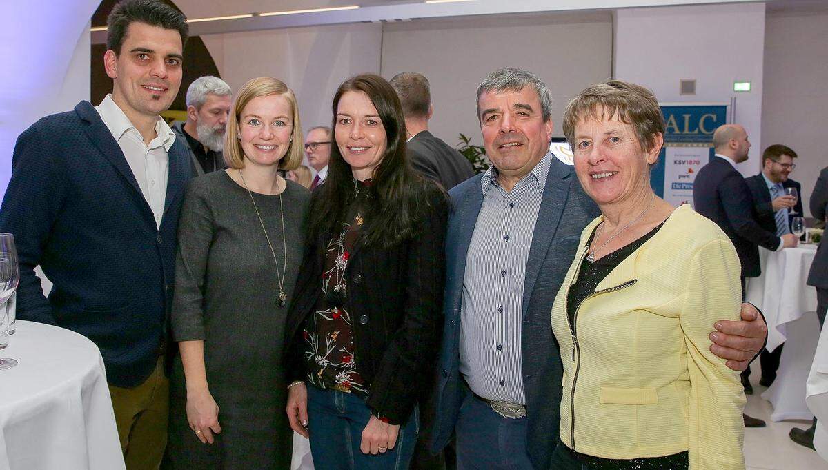 Aus dem Pinzgau den ALC-Award nach Wien mitgebracht - die Kunstgießer-Familie Schipflinger: Thomas, Manuela, Andrea, Franz und Theresia (v.l.)