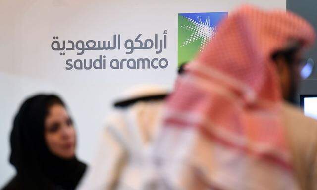 Der saudische Ölriese Saudi Aramco steigt beim indischen Mischkonzern Reliance ein. 