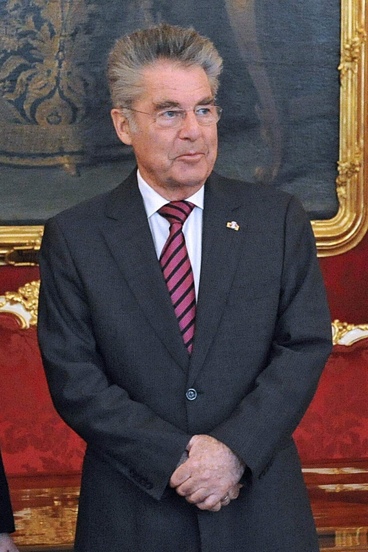 "Ich bin erstens erleichtert, zweitens zufrieden", erklärt Bundespräsident Heinz Fischer im Ö1-Mittagsjournal. "Ein guter Tag für Österreich."