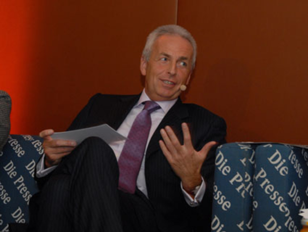 Im Rahmen dieses Talks stellte Tengel exklusiv erste Ergebnisse einer internationalen Studie der Amrop-Gruppe vor, die sich mit der Bedeutung von Unternehmenszentralen beschäftigt.