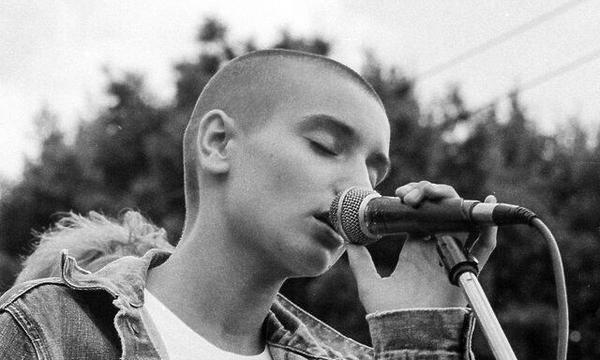 Das Leben der in Dublin geborenen Sängerin war von Krisen gezeichnet.