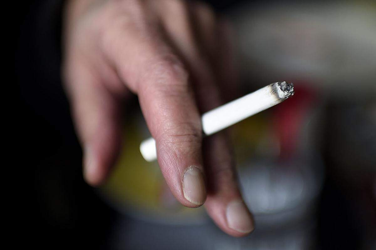 EU-Gesundheitskommissarin Androula Vassiliou kritisiert die österreichischen Nichtraucherschutzbestimmungen in der Gastronomie scharf, als "nicht zufriedenstellend". Die Erfahrung zeige, dass Rauchergesetze mit vielen Ausnahmeregelungen nicht funktionieren würden.