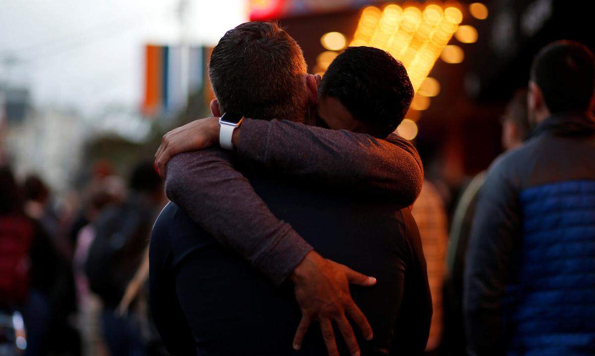 Anschlag auf einen Nachtclub mit 49 Toten: "Wirklich schlimme Schießerei in Orlando"