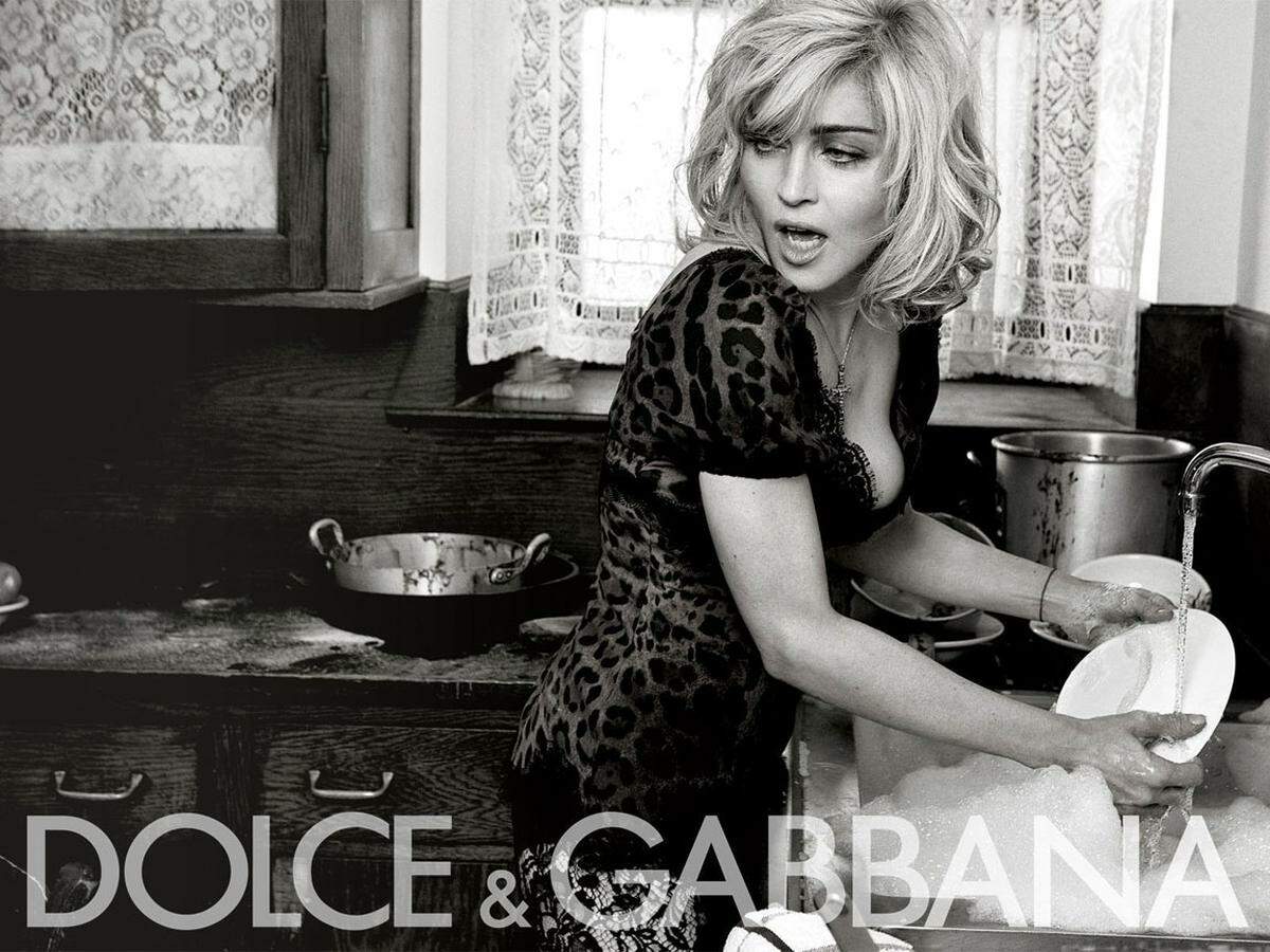 Madonna stellte Hausarbeit für Dolce &amp; Gabbana etwas glamouröser dar.