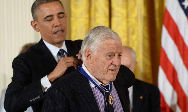 Ben Bradlee bei einer Ehrung durch US-Präsident Obama 2013.