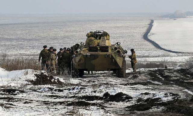Laut westlichen Geheimdiensten setzt Moskau seinen Aufmarsch an der Grenze zur Ukraine fort.