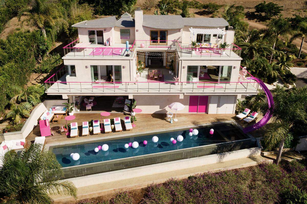 Barbie feiert 60. Geburtstag und öffnet dafür ihr Traumhaus in Malibu für Gäste. Barbies Traumhaus wird über Airbnb für zwei Nächte von 27. bis 29. Oktober buchbar sein.