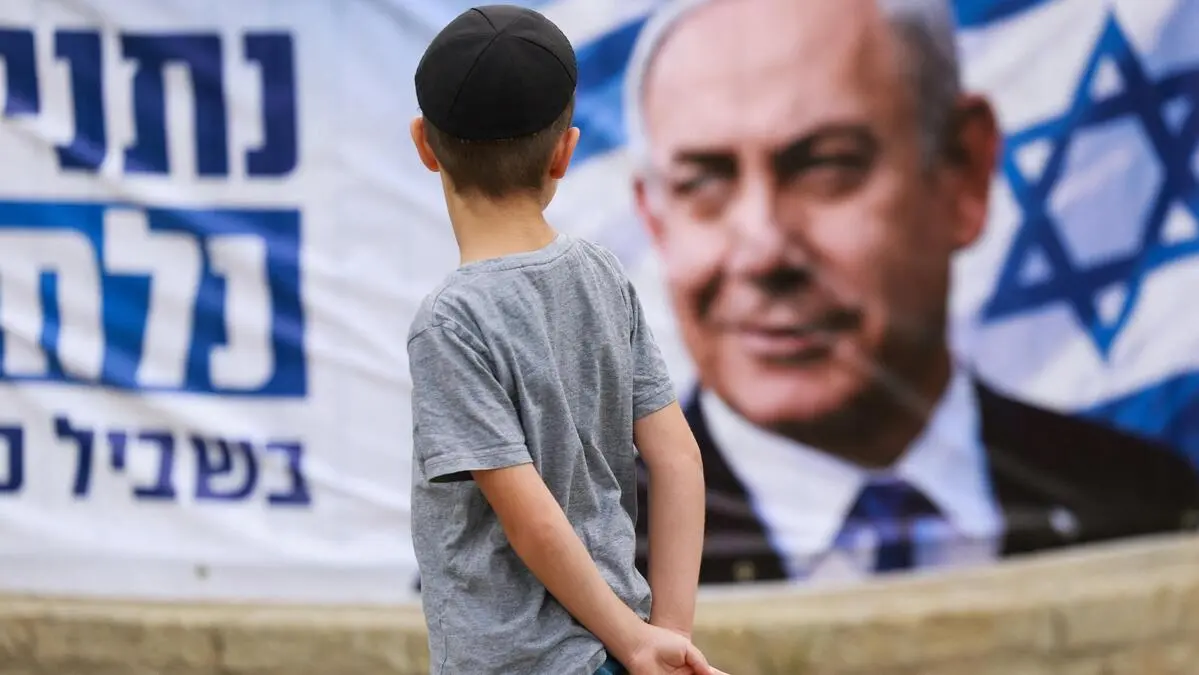 Der Überlebenskünstler Netanyahu hat wieder einmal seinen Kopf aus der ...