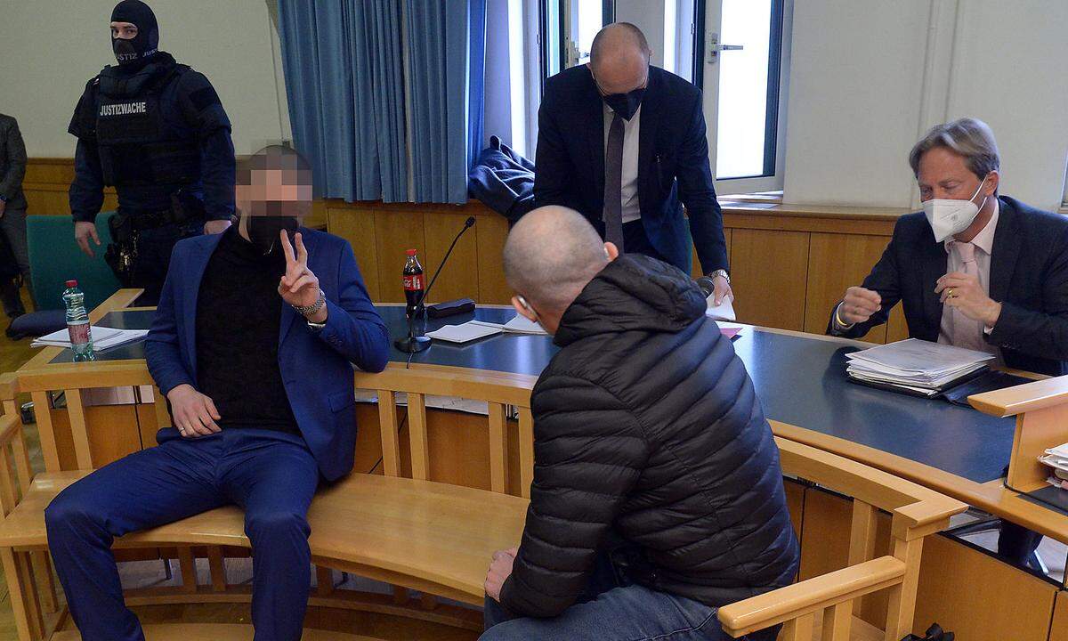 Als Sittenwächter standen fünf tschetschenische Männer in Wien vor Gericht.