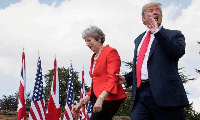 Der Besuch von US-Präsident Donald Trump wird Theresa May noch länger in Erinnerung bleiben.