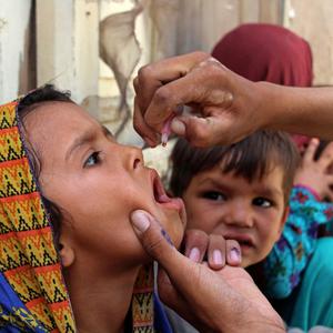 Schluckimpfung gegen Kinderlähmung in der afghanischen Stadt Kandahar.