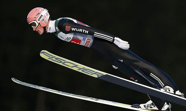 Skispringen: Freund gewinnt Tournee-Auftakt