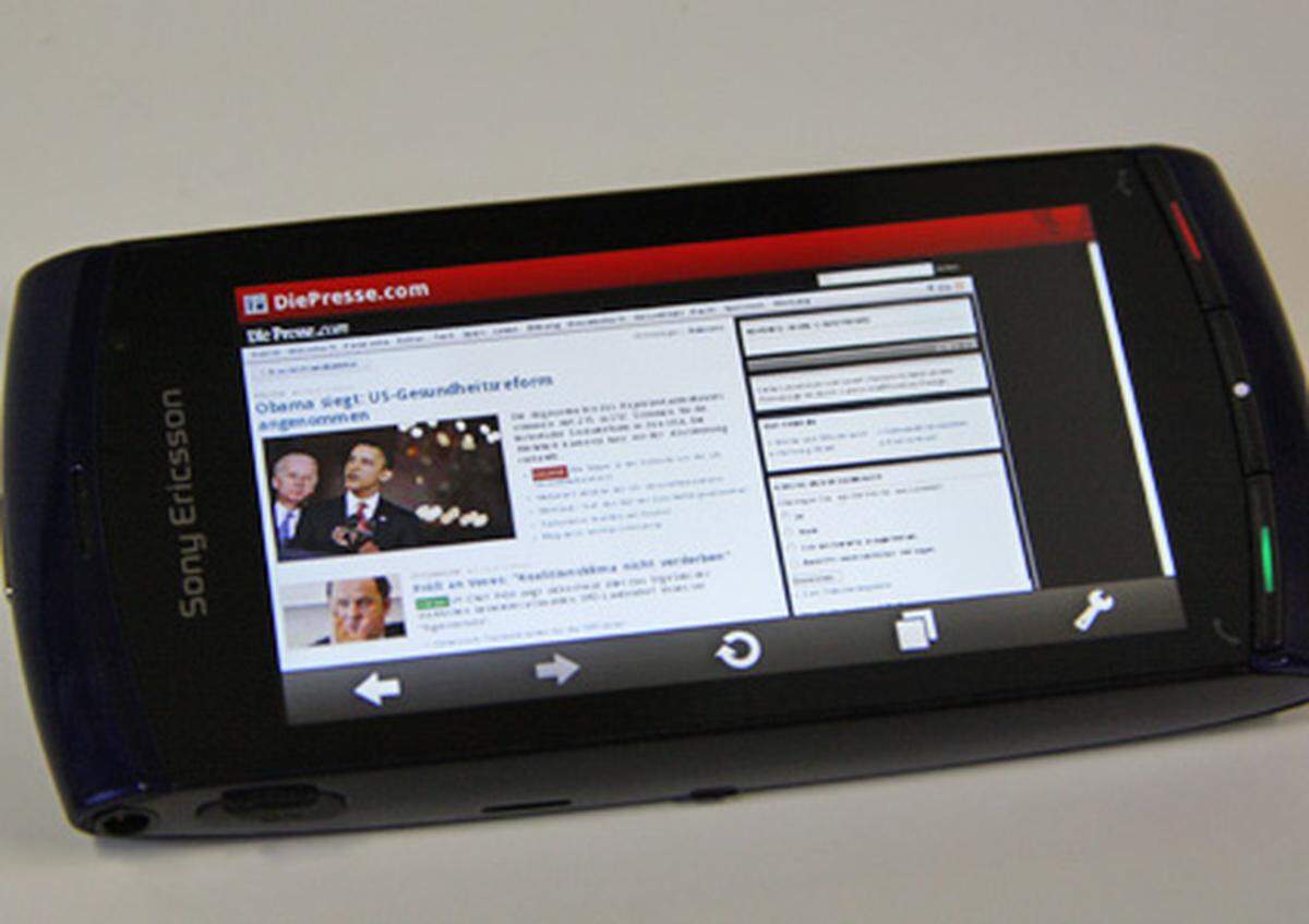 Viel besser ist dafür etwa Opera Mobile geeignet, der vom Hersteller direkt heruntergeladen werden kann. Damit erhöht sich das Surfvergnügen deutlich, auch wenn der Touchscreen nur auf recht starken Druck reagiert.