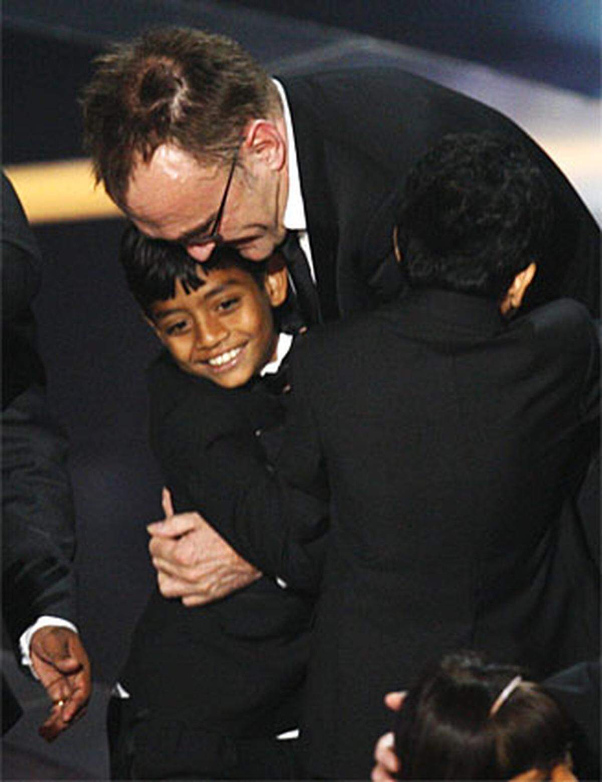 Der Preis für den Besten Regisseur ging an Danny Boyle. Auch die Musik und der Song des indischen Komponisten A. R. Rahman wurden ausgezeichnet. Die Oscars für das Beste adaptierte Drehbuch (Simon Beaufoy), und die Beste Kamera (Anthony Dod Mantle) gingen ebenfalls an "Slumdog Millionär", ebenso wie die Trophäen für den Besten Ton und den Besten Schnitt.