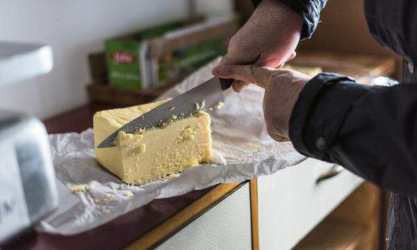 Selbstbedienung. Butter zählt als Vorrat, nicht als Frischware, und kann daher jederzeit abgeholt werden. Produktion und Text: Anna Burghardt und Sissy Rabl Fotos: Christine Pichler