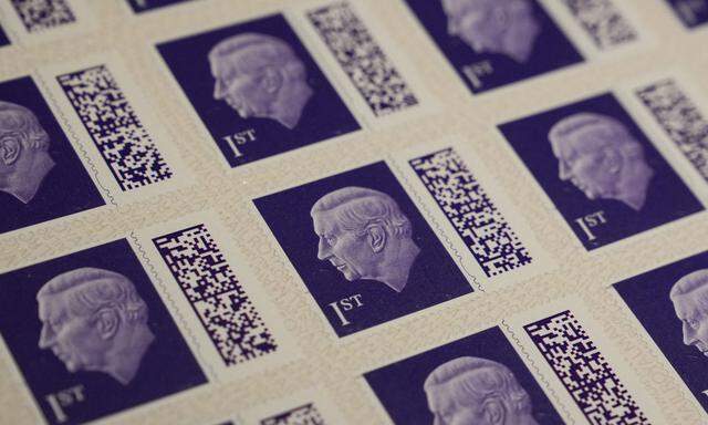Mit neuen Briefmarken würdigt die Royal Mail das Wirken von König Charles III. vor seiner Krönung am 6. Mai. 
