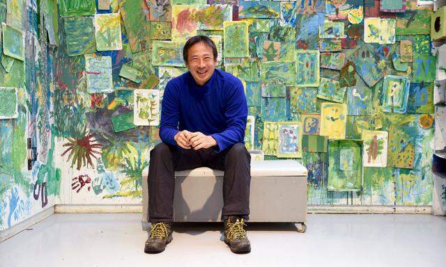 „Alles, was wir entwerfen, kommt aus unserer Familie“, sagt der japanische Architekt Takaharu Tezuka – hier im Atelier des Zoom-Kindermuseums.