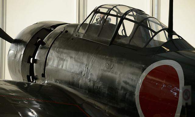 Modell eines bei Kamikaze-Angriffen eingesetzten Flugzeugtyps